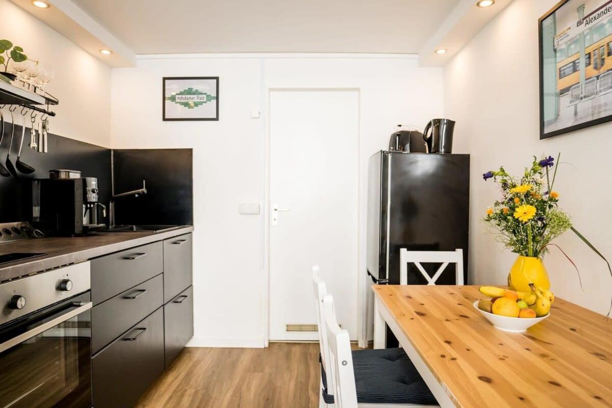 Industrial Loft In Berlin Mitte Apartment Exterior photo