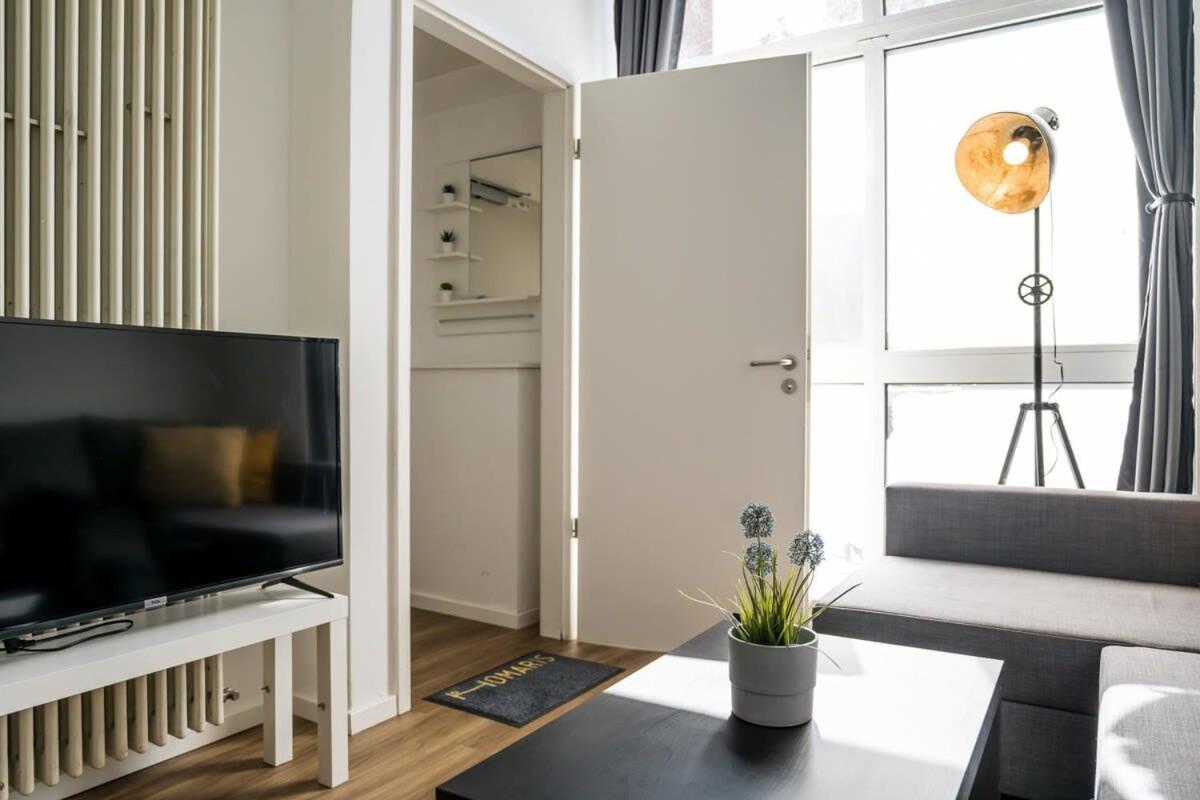 Industrial Loft In Berlin Mitte Apartment Exterior photo